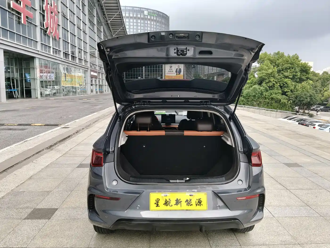 Фото 11 - BYD e2
