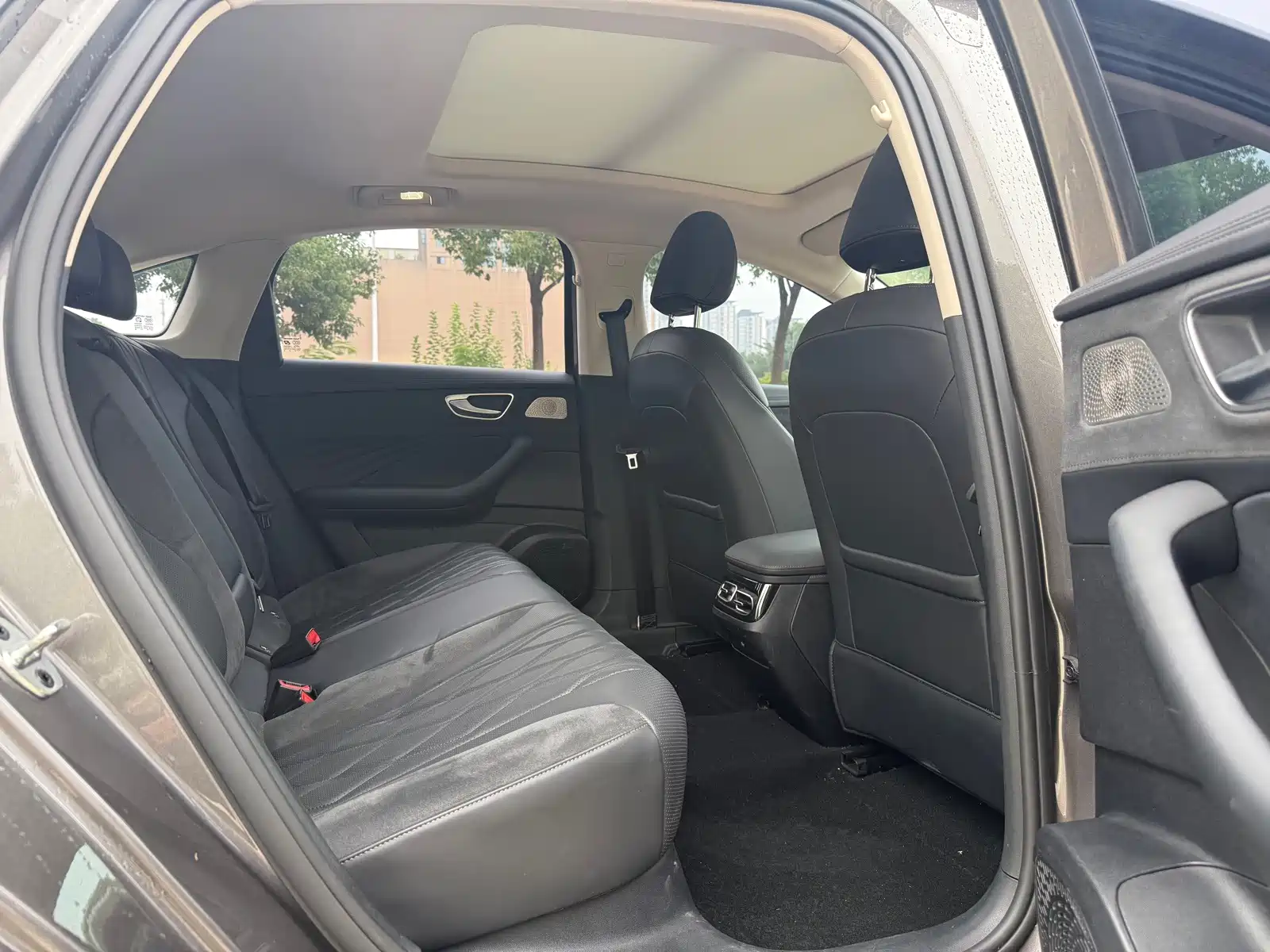 Фото 8 - Roewe D7