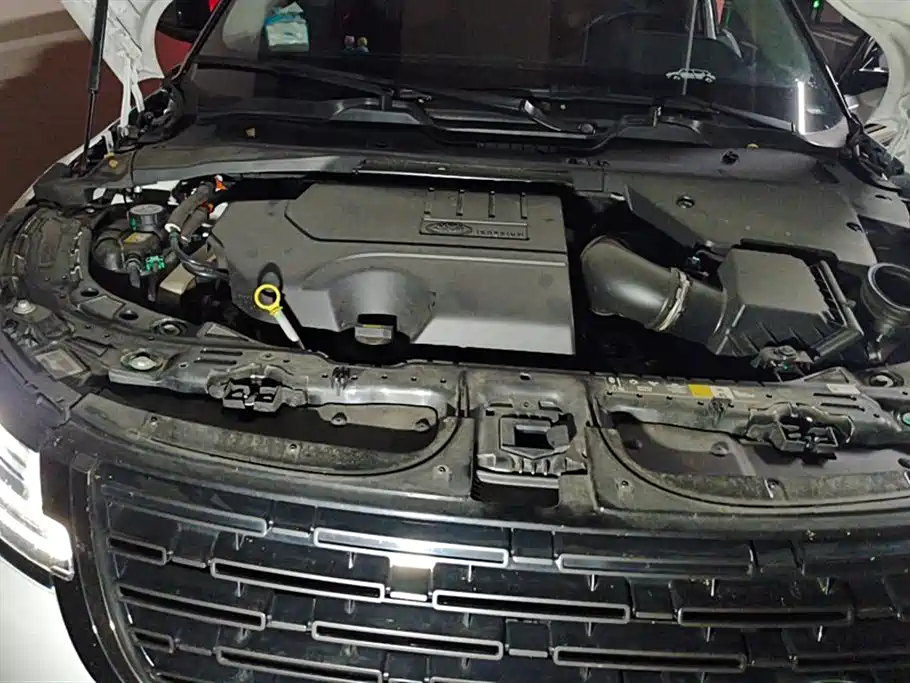 Land Rover Range Rover Evoque 2024 Range Rover Evoque L 249PS Light Master Edition фото 10