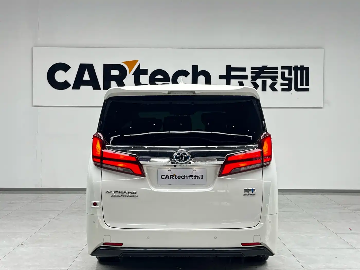 Toyota Alphard 2021 Hybrid 2.5L Premium фото 2