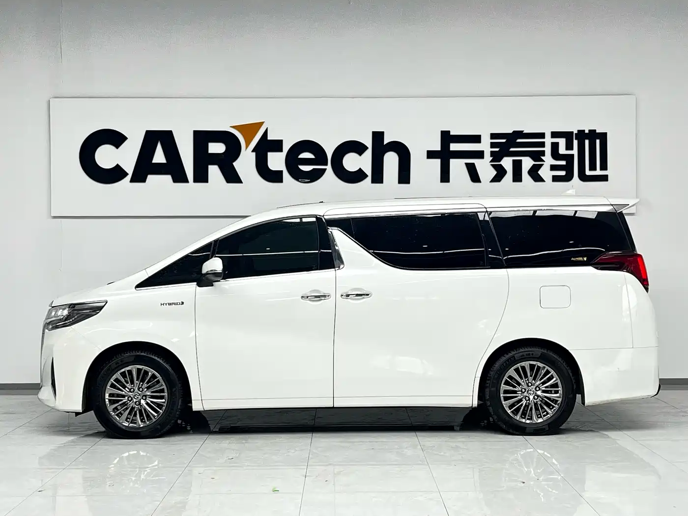 Toyota Alphard 2021 Hybrid 2.5L Premium фото 4