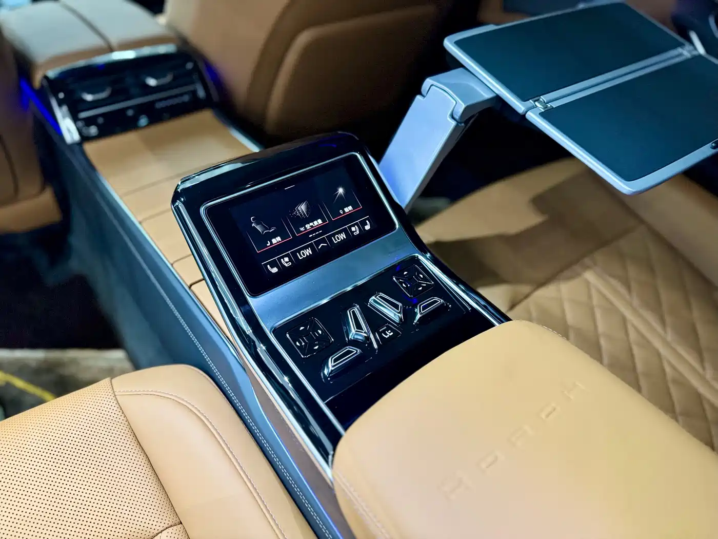 Audi A8 2026 2025 A8L Horch Founder Edition 55TFSI