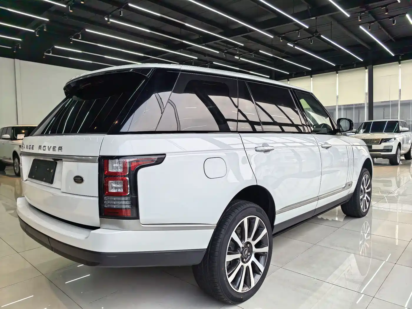 Land Rover Range Rover 2016 5.0 SC V8 AB Ultimate Autobiography LWB фото 4