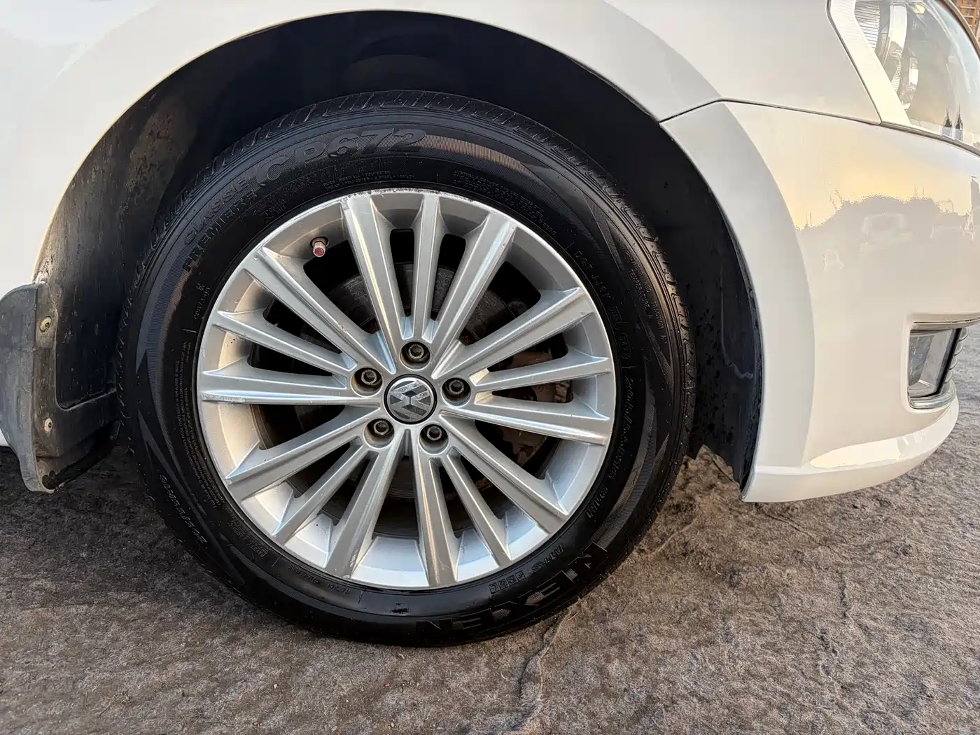Volkswagen Lavida Tour 2013 1.6L Manual Comfort фото 15