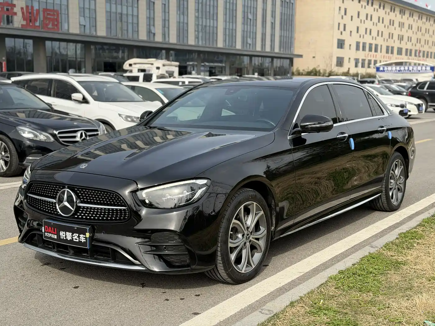 MERCEDES-BENZ E CLASS