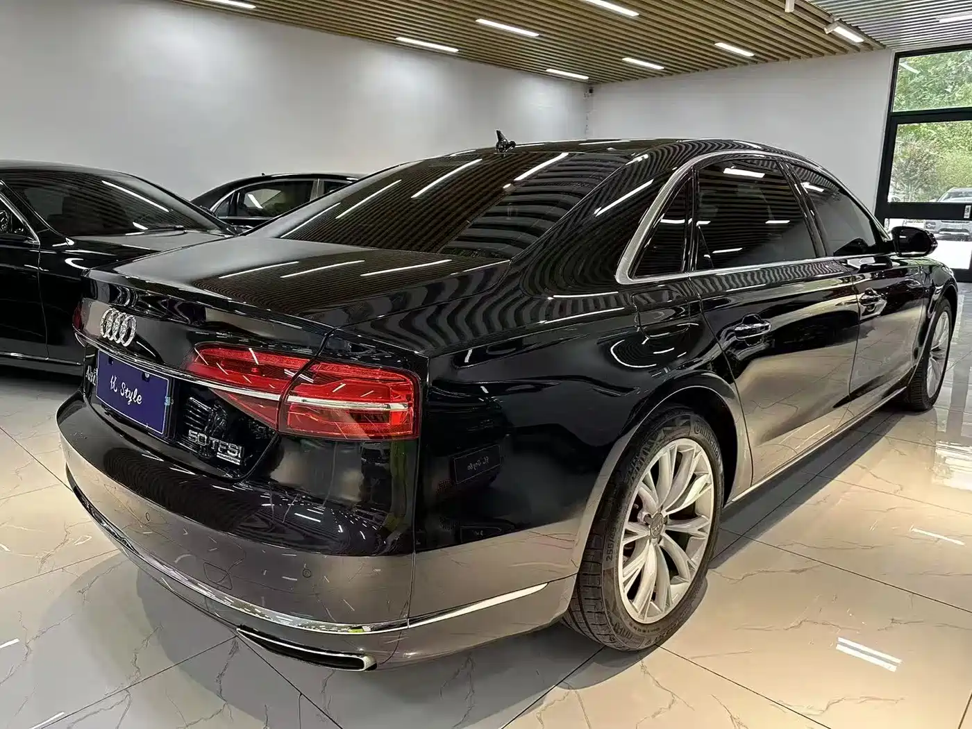 Audi A8 2014 A8L 45 TFSI quattro Luxury фото 3