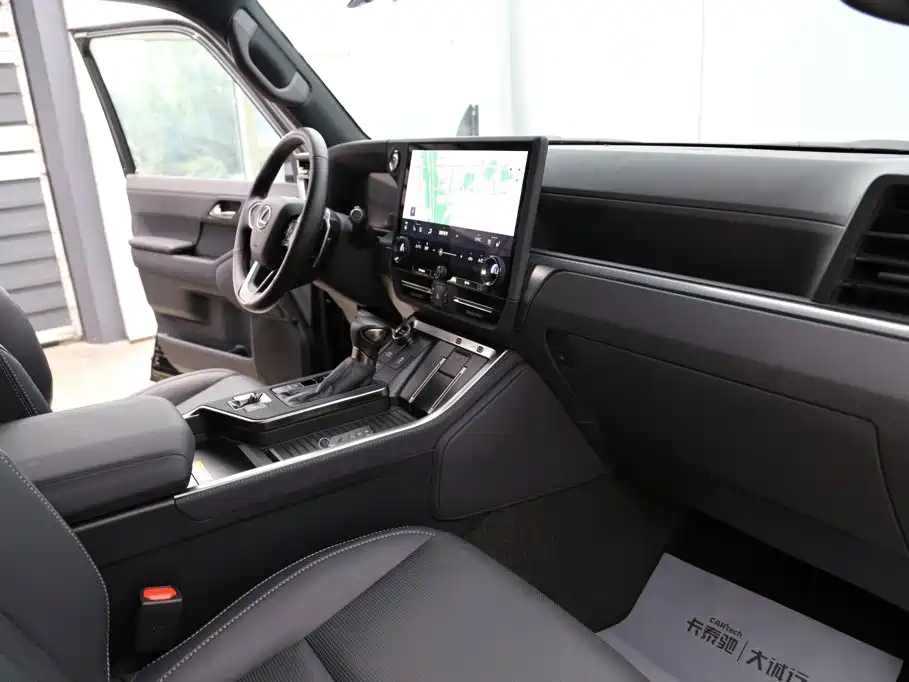 Фото 22 - Lexus GX