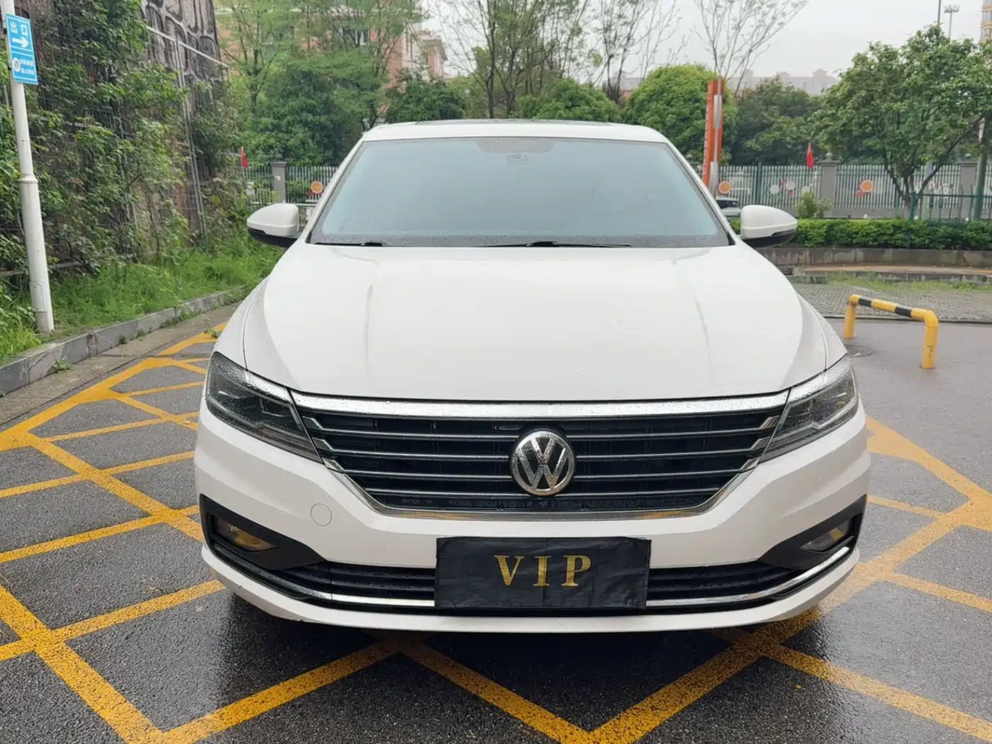 Volkswagen Lavida 2019 1.5L Automatic Comfort Edition China VI фото 2