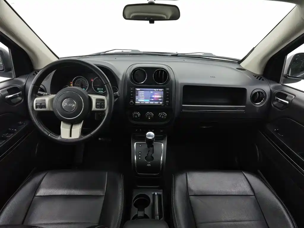 Jeep Compass (Import) 2012 2011 2.4L 4WD Luxury Navigation Edition