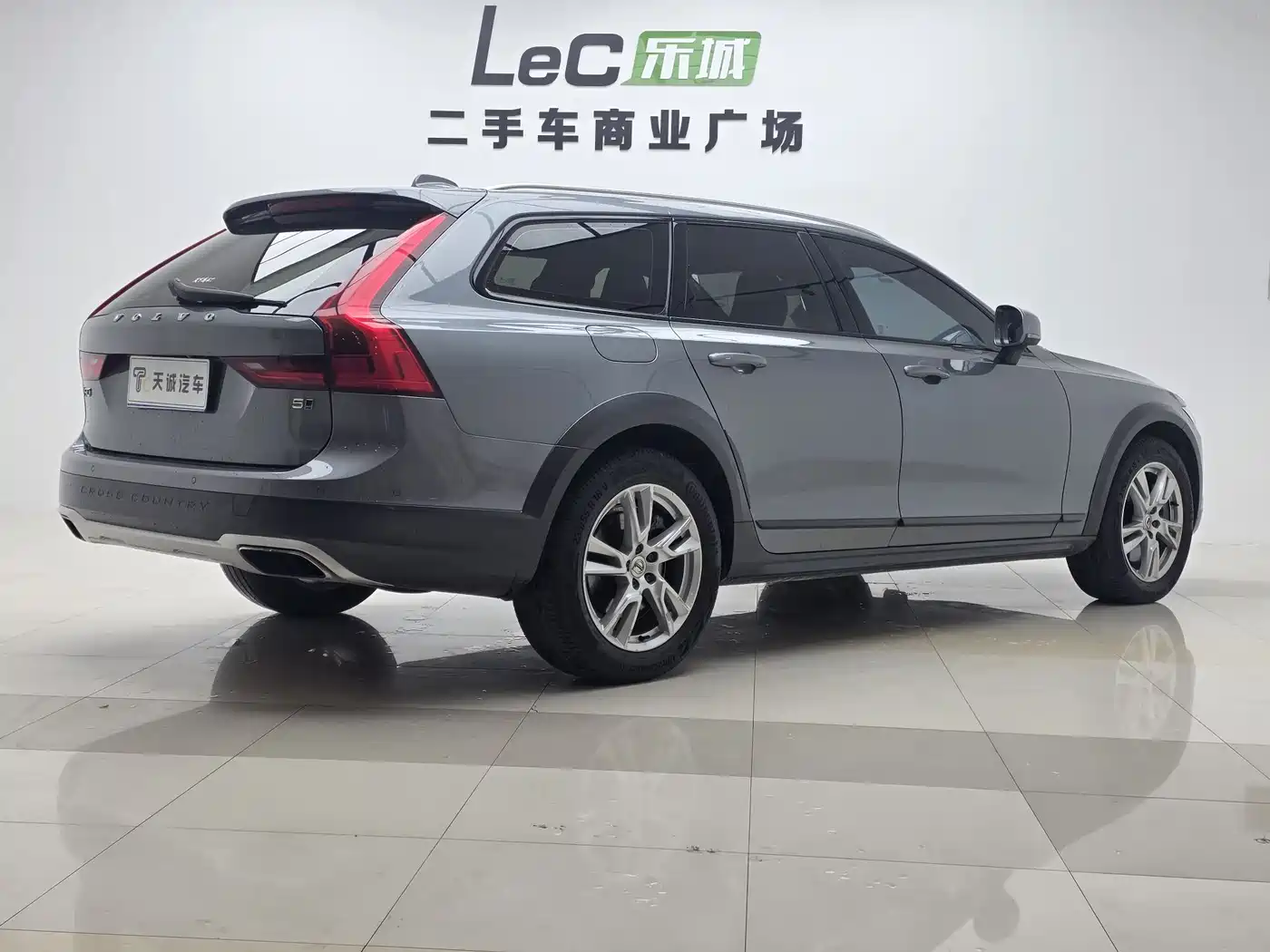 Volvo V90 2018 2017 Cross Country T5 AWD Smart Edition