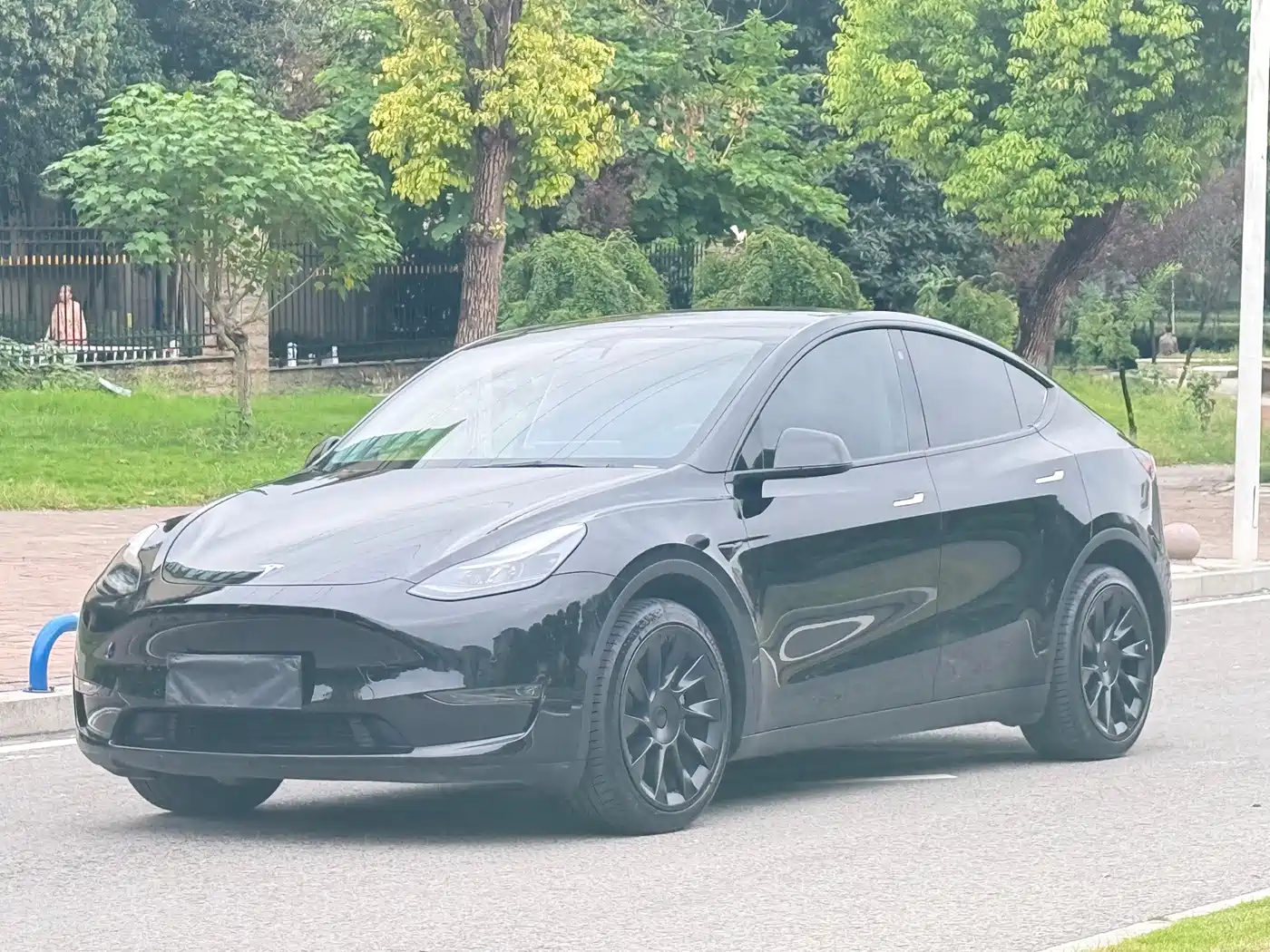 Фото 1 - Tesla Model Y