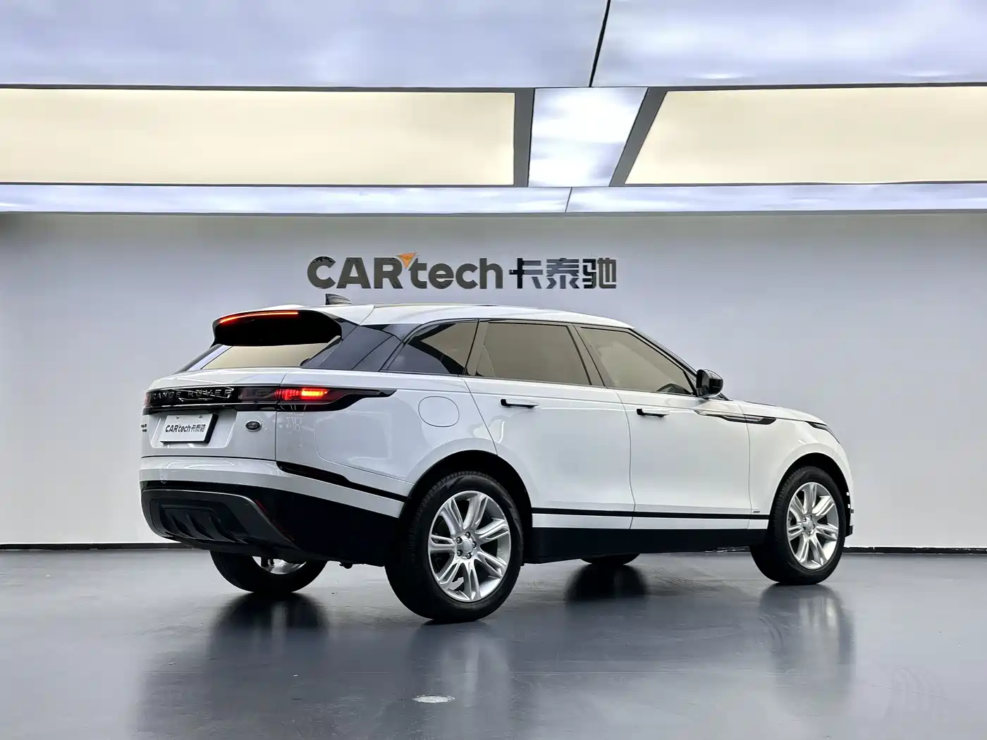 Land Rover Range Rover Velar 2020 P250 фото 3
