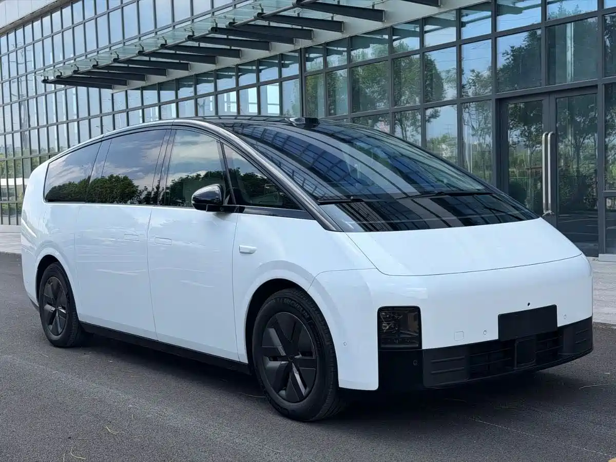 Li Auto MEGA 2025 2025 Ultra Smart Renewal Edition