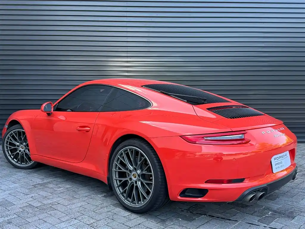 Фото 4 - Porsche 911