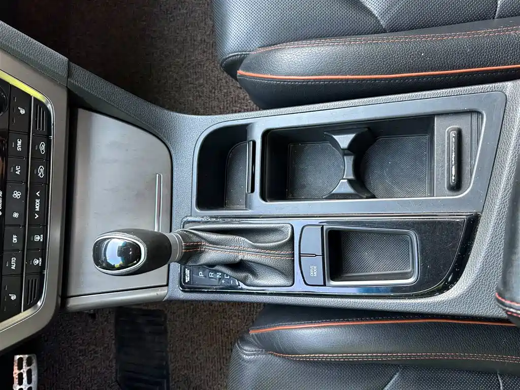 Hyundai Sonata 2015 1.6T GLS Smart фото 16