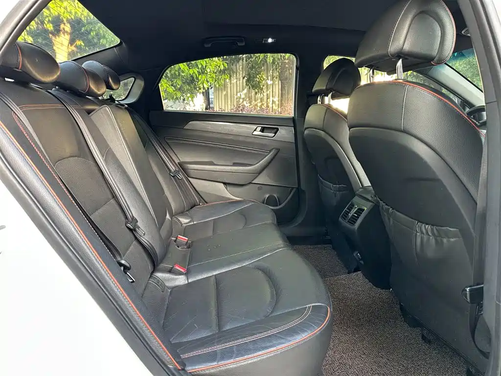 Hyundai Sonata 2015 1.6T GLS Smart фото 14