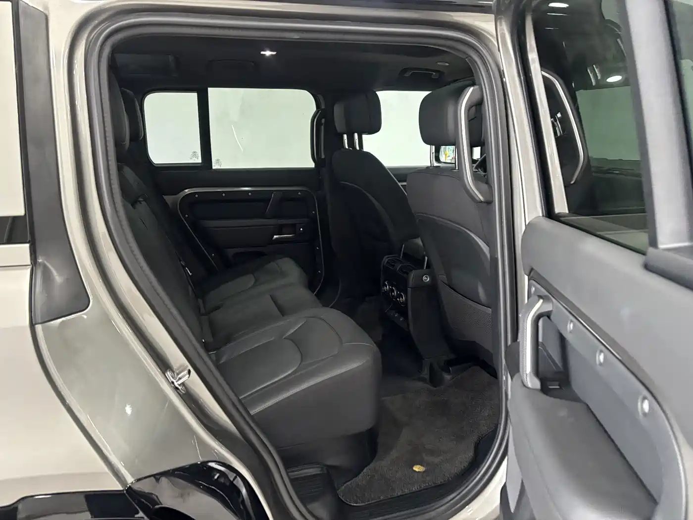 Land Rover Defender 2025 2025 110 3.0T P400 X