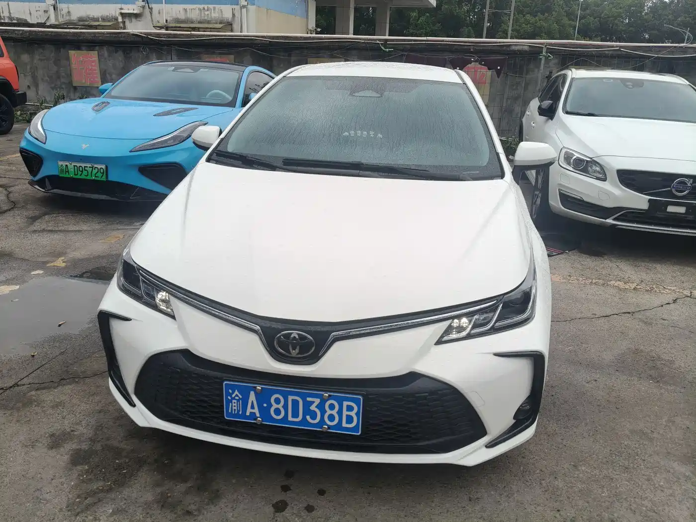 Фото 1 - Toyota Corolla