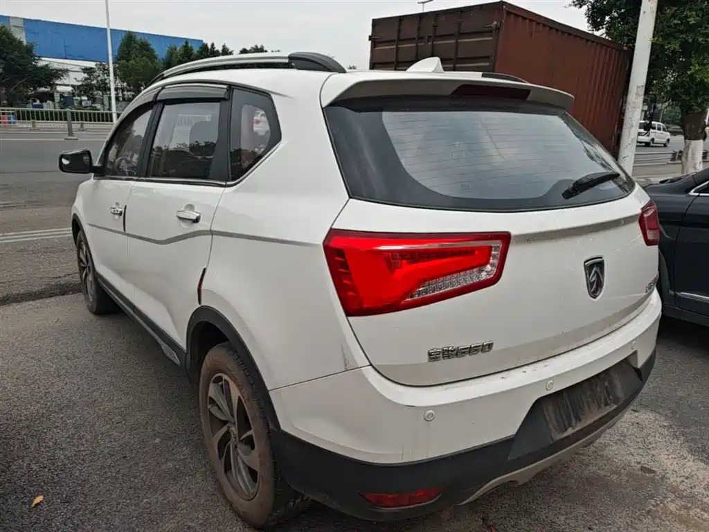 Baojun 560 2017 2016 1.8L Manual Luxury