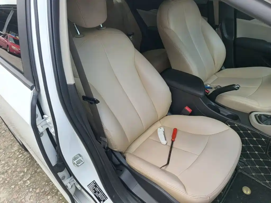Фото 25 - Buick Excelle