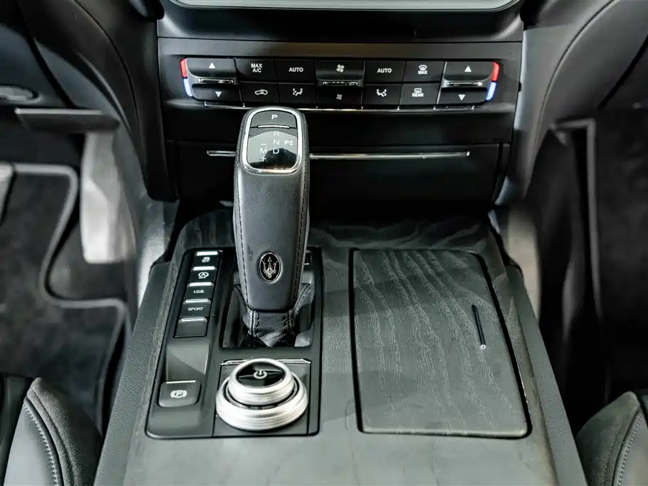 Maserati Ghibli 2022 2021 2.0T Operanera Opera Black Limited Edition