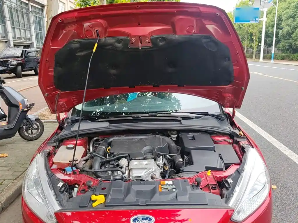 Фото 20 - Ford Focus