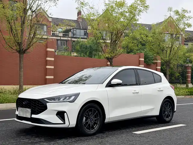 Ford Focus Хэтчбек, EcoBoost 180, Автомат, Спорт