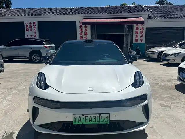 ZEEKR 001 2024