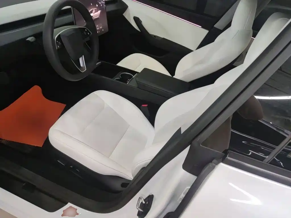 Фото 15 - Tesla Model 3
