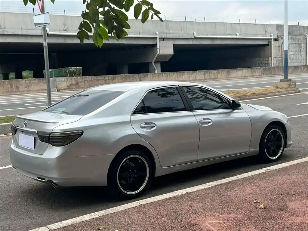 Toyota Reiz 2010 2.5V Elegance Elite Edition фото 6