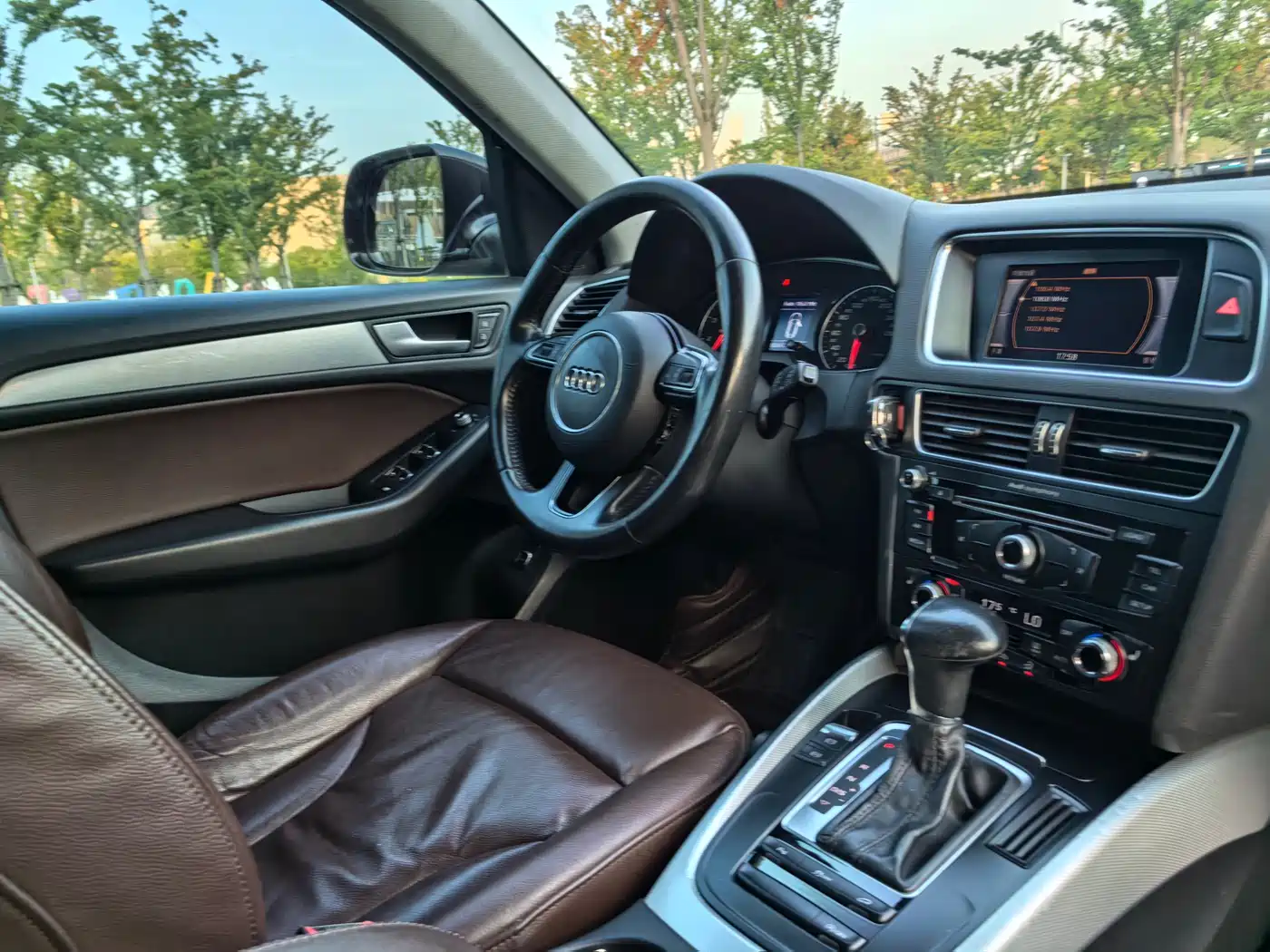 Audi Q5 2015 40 TFSI Technology фото 11