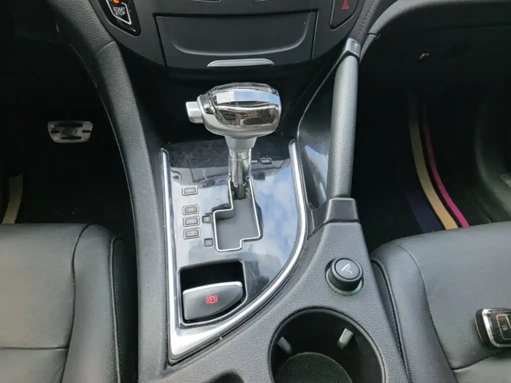 Dongfeng Aeolus Dongfeng Fengshen AX7 2015 2015 2.0L Automatic Smart Ease