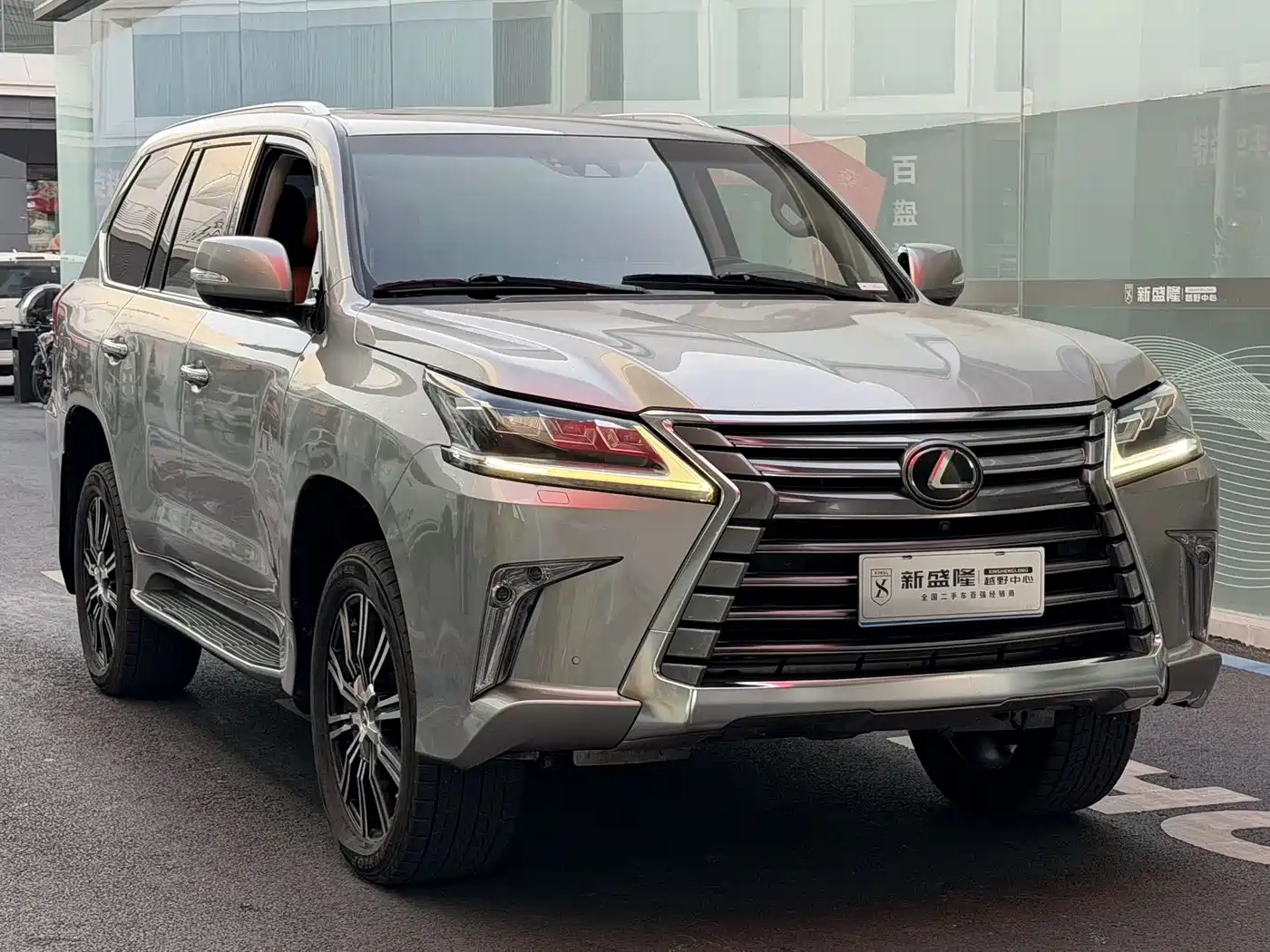 Lexus LX 2016 570 Luxury Premium Edition
