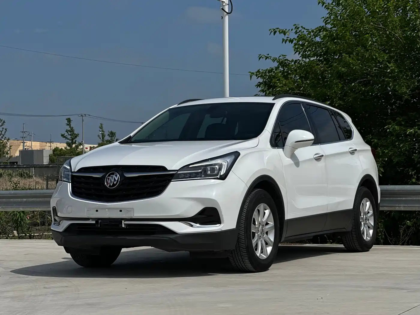 Buick Envision Plus 2020 20T FWD Leading