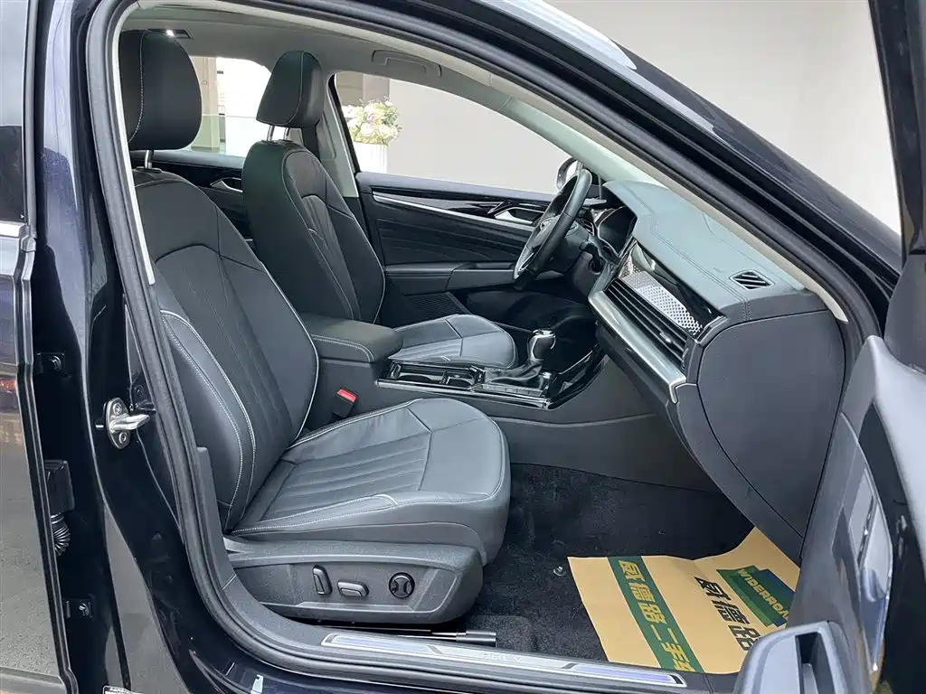 VOLKSWAGEN PASSAT NEW ENERGY