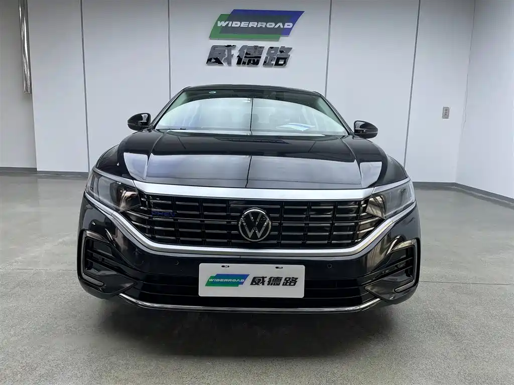 VOLKSWAGEN PASSAT NEW ENERGY