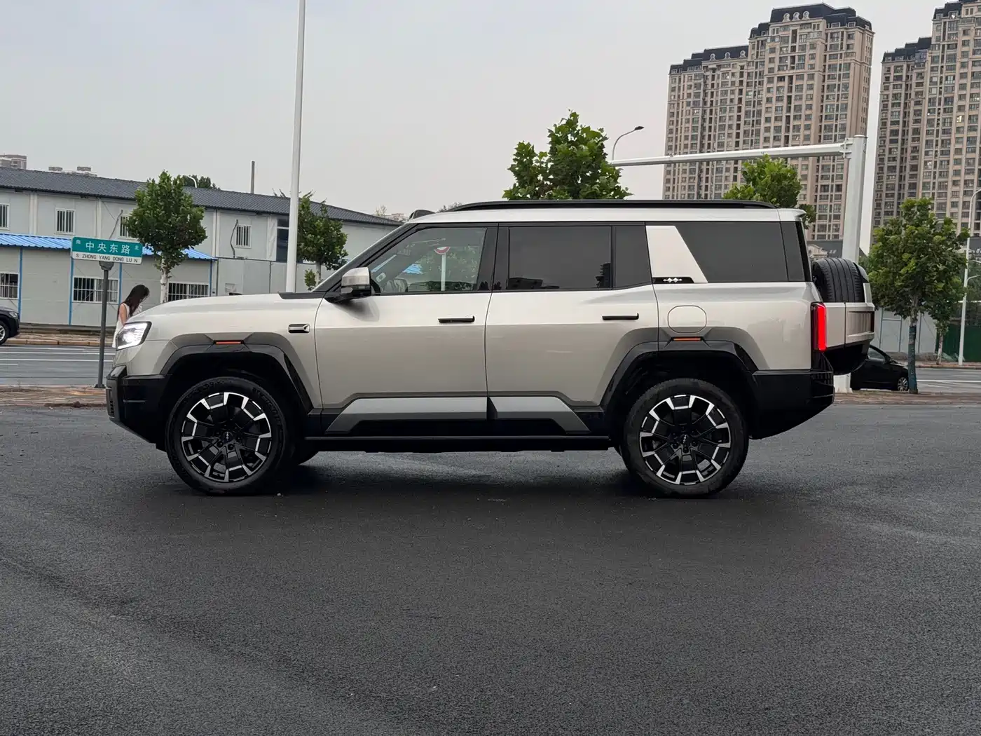 Fang Cheng Bao Leopard 8 2026 2025 Zhiyong Flagship 7-Seater