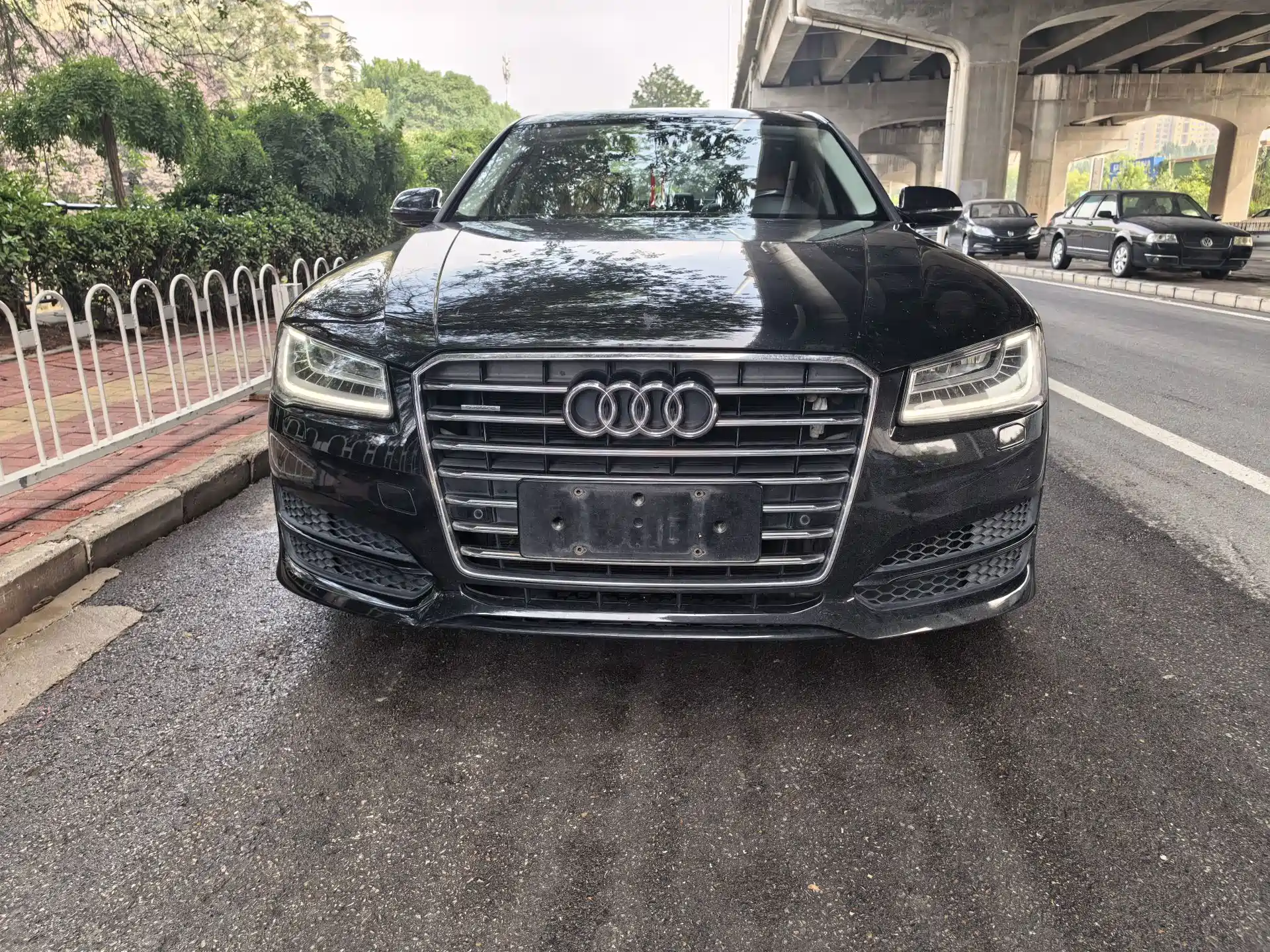 Фото 2 - Audi A8