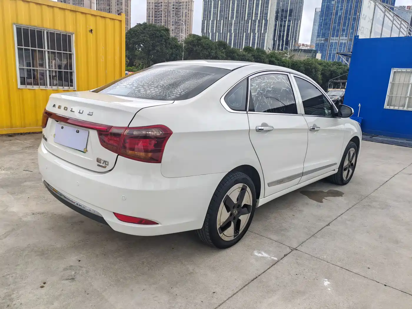 DONGFENG E70