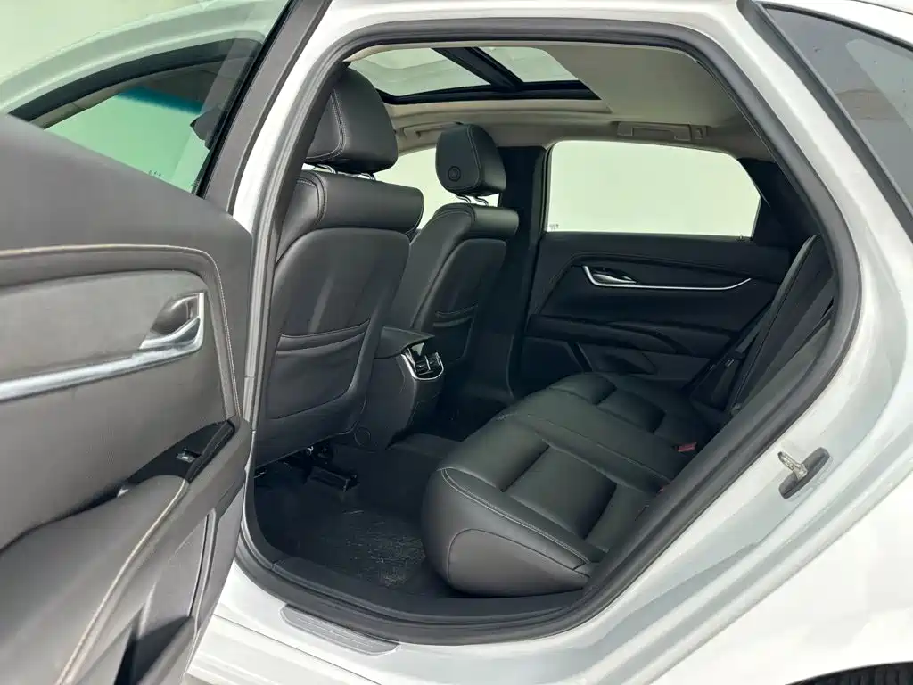 صورة 14 - Cadillac XTS