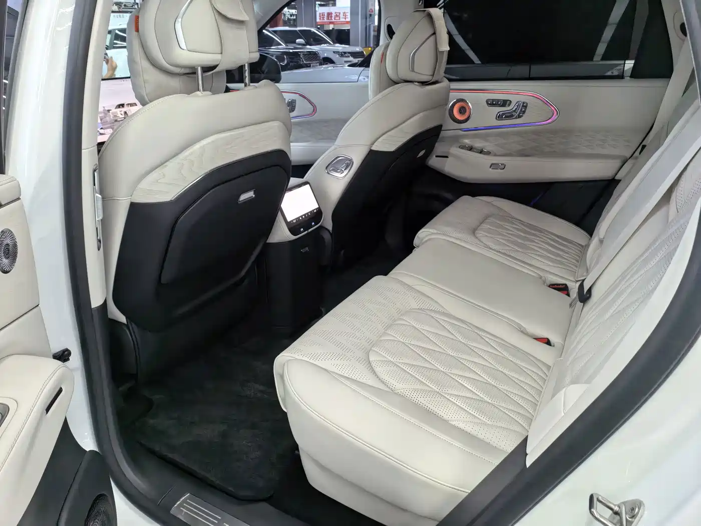 ZEEKR 8X 2026