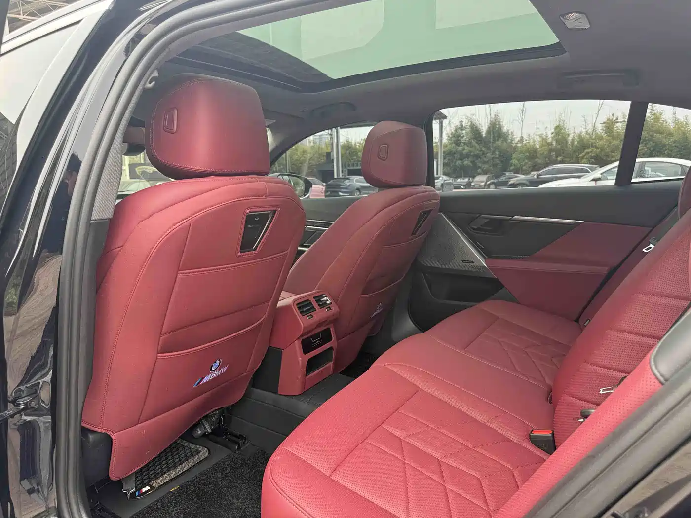 BMW 5 Series 2025 530Li Leading M Sport Package фото 28