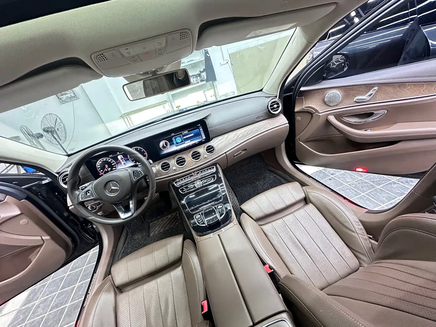 Mercedes-Benz E-Class 2017 E 200 L 4MATIC фото 11