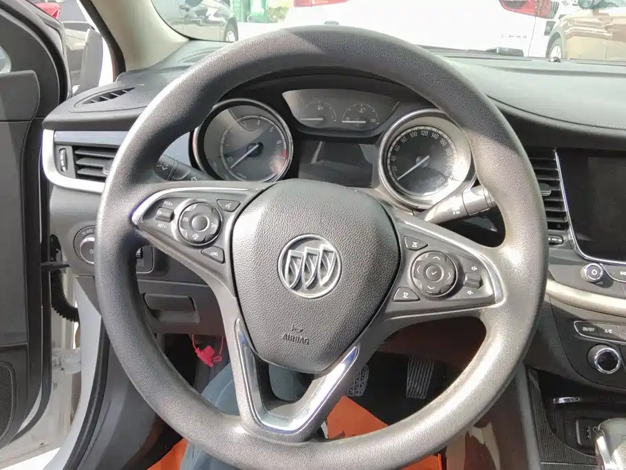 Photo 15 - Buick Verano
