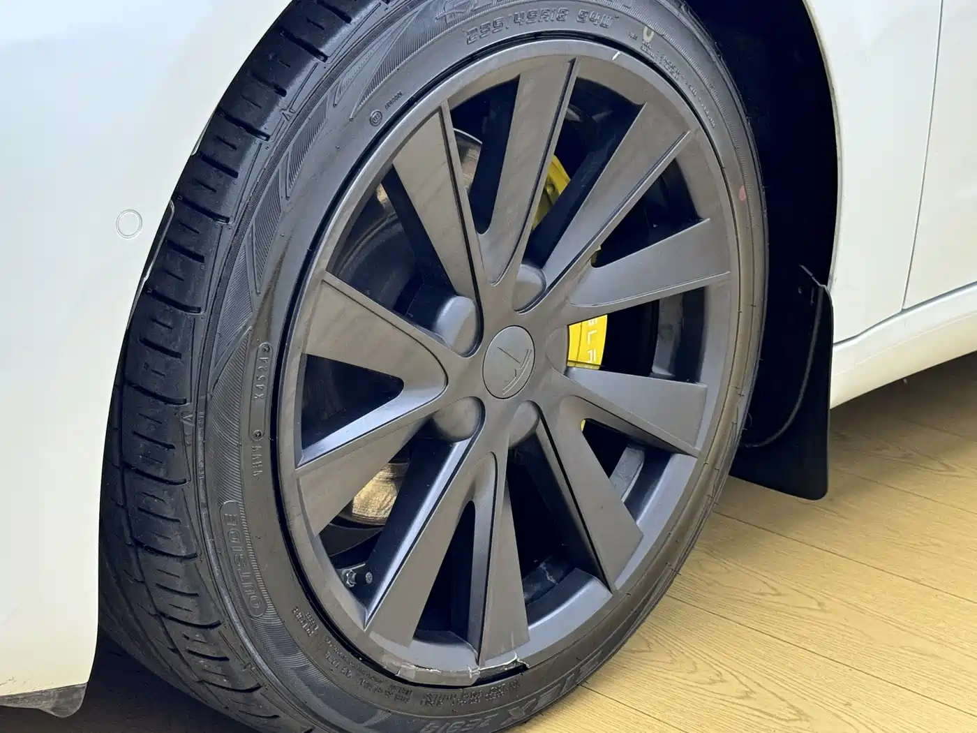 Tesla Model 3 (Import) 2019 2019 Long Range RWD Version