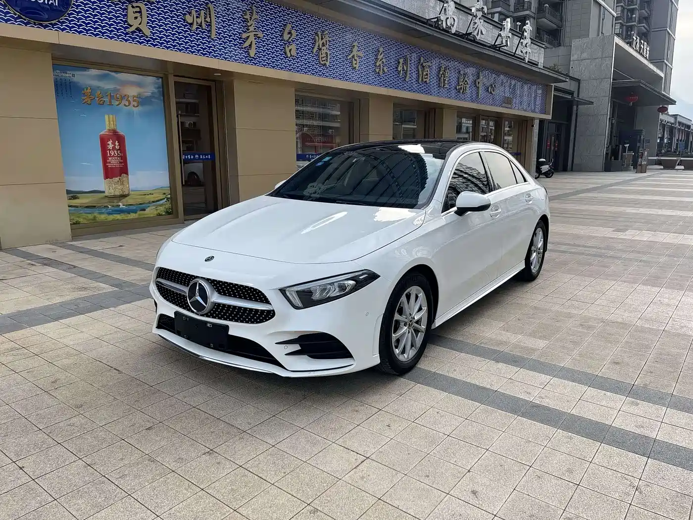 Mercedes-Benz A-Class 2020 A 200 L Sport Sedan фото 2