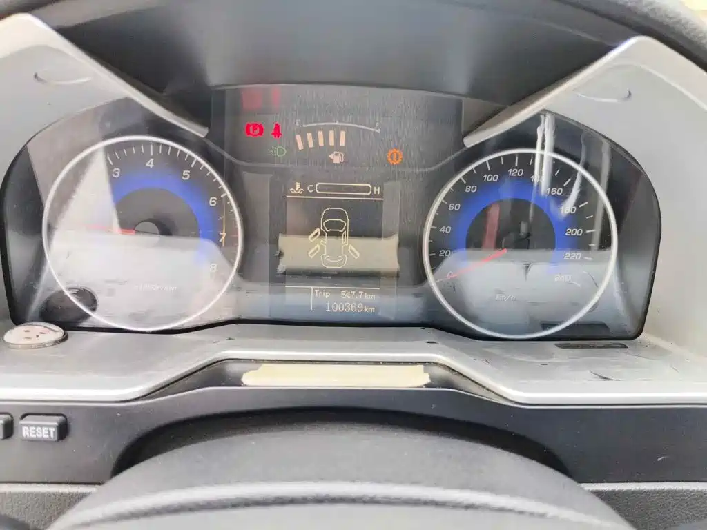 Фото 4 - Geely Emgrand