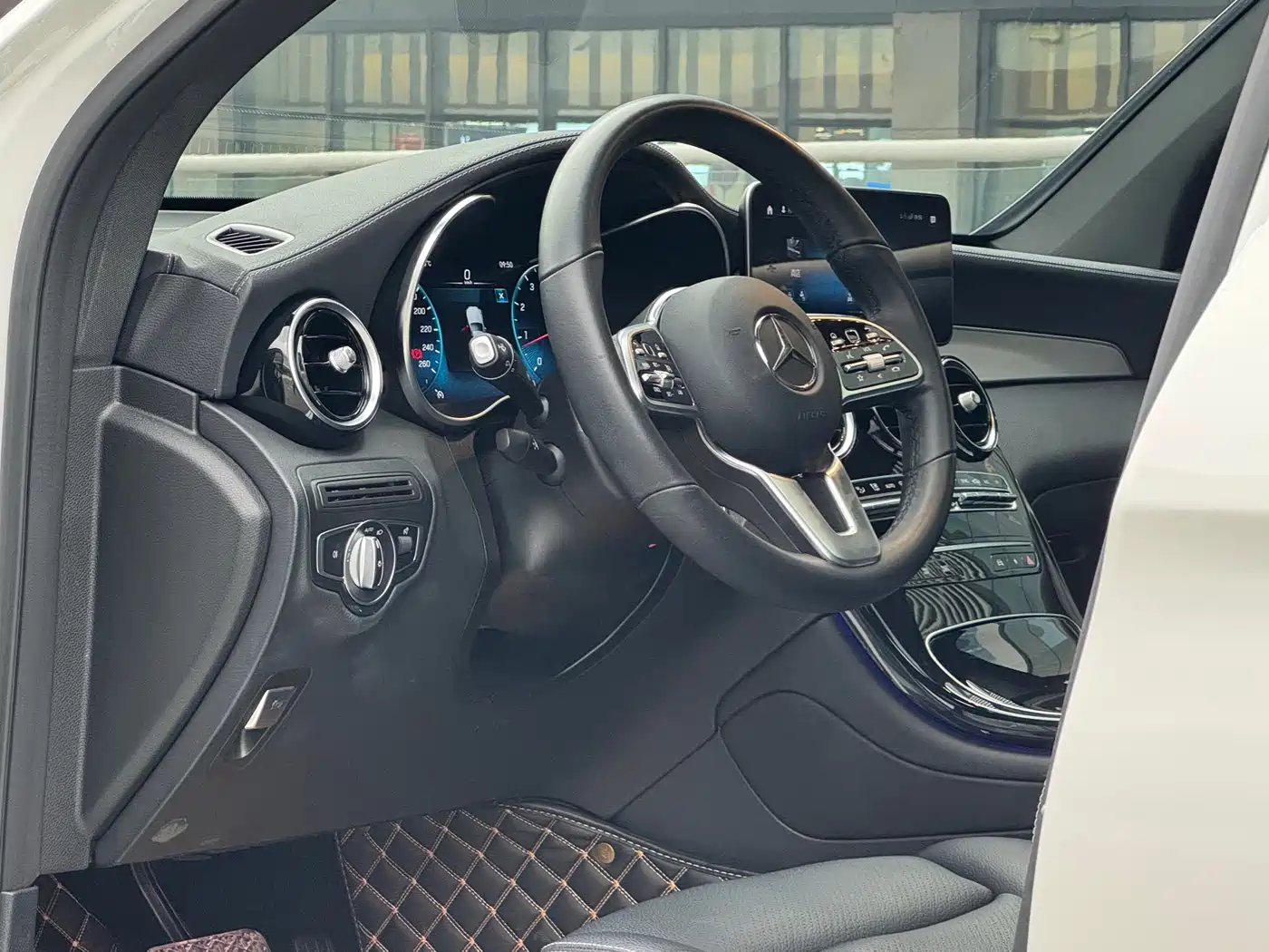 Mercedes-Benz GLC Coupe 2021 GLC 260 4MATIC Coupe SUV фото 12