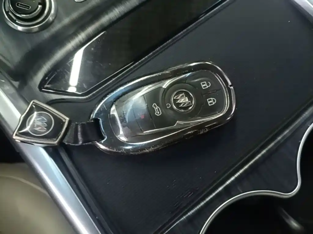 Фото 9 - Buick GL8