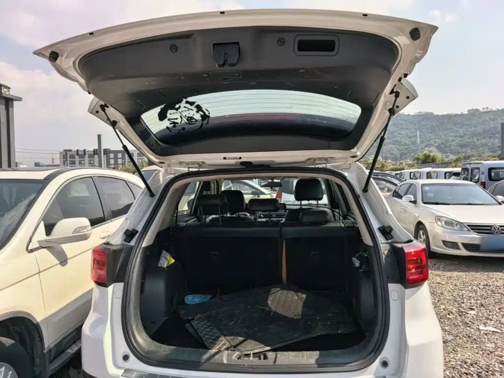 Photo 19 - Changan CS75